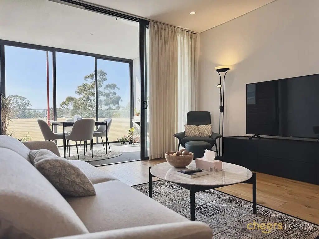 Luxury Fully Furnished Apartment in Chatswood Place!