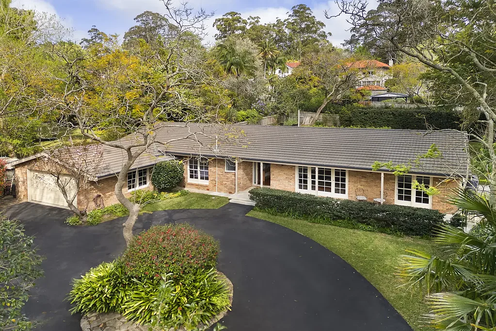 Wahroonga 4कमरा Escape in Wahroonga.
Private, peaceful, and perfectly positioned.