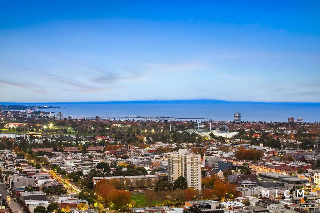 Southbank 3 Bedroom Breathtaking Bay Views from a Private Corner Position