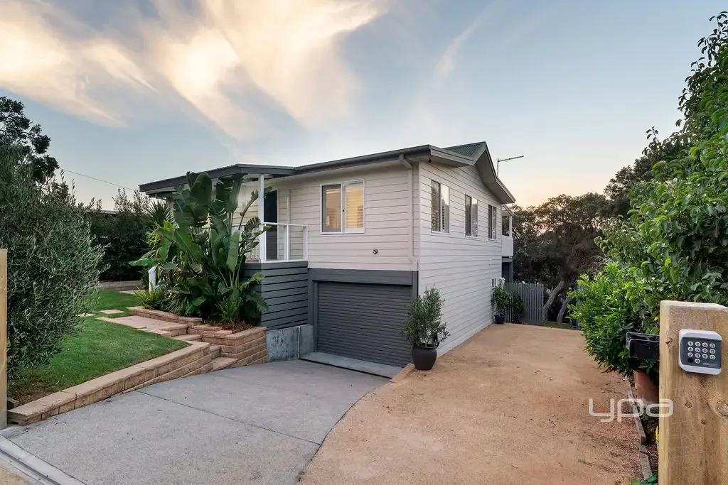 Rye 3Habitaciones Coastal Charm and Light-Filled Living Between Bay and Beach