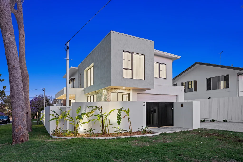 2 Petersen Avenue, Southport, QLD 4215