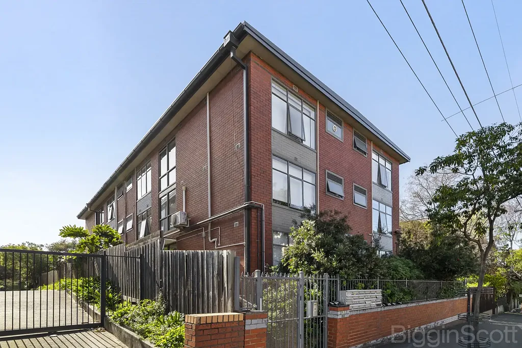 St Kilda Tidy Studio in Great Location