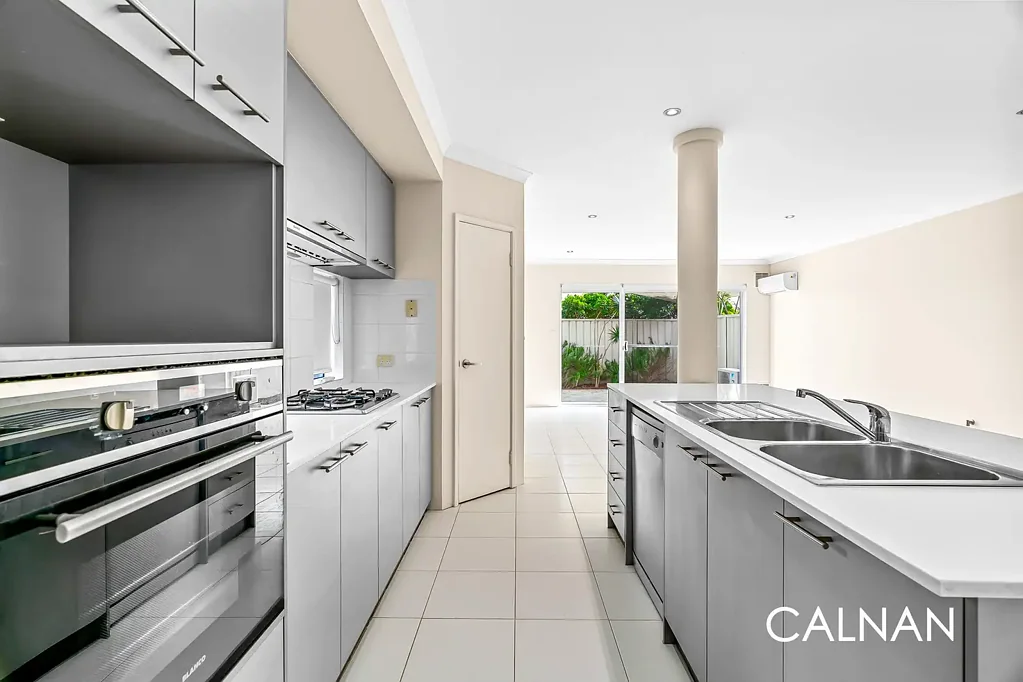 Scarborough 3कमरा Charming 3-Bedroom Home in Sought-After Scarborough...