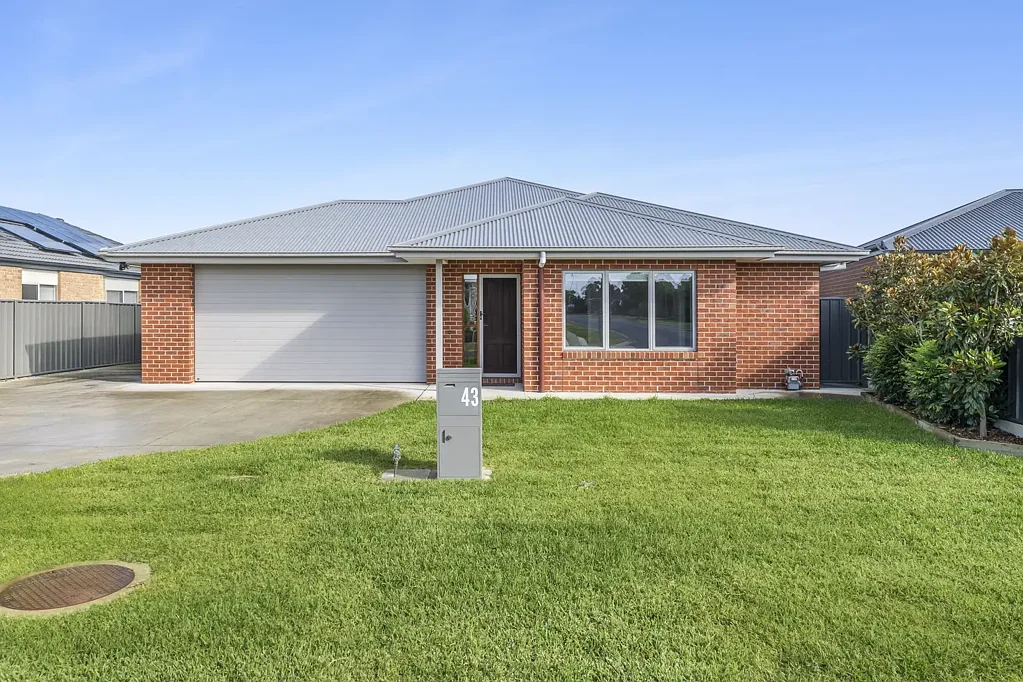 Colac 4房  QUALITY BUILT FAMILY HOME