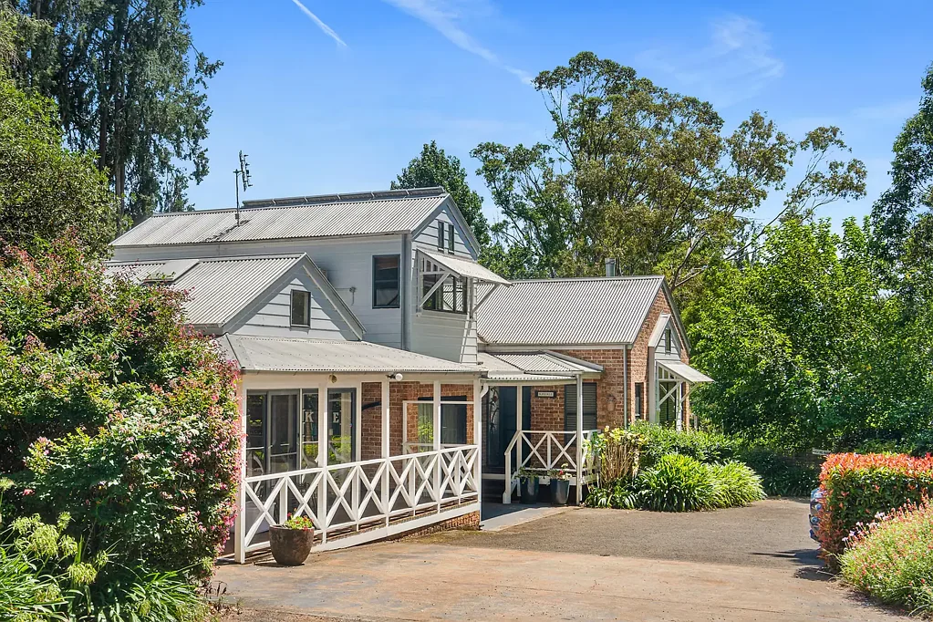 Kangaroo Valley 4 Bedroom Lifestyle Meets Income in a Prime Village Setting
