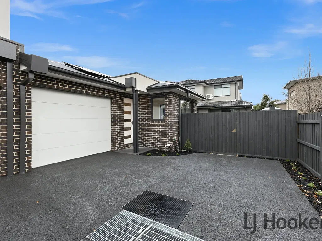 Ferntree Gully 2Moenga Stylish Single Level Living in a Prime Lifestyle Location
