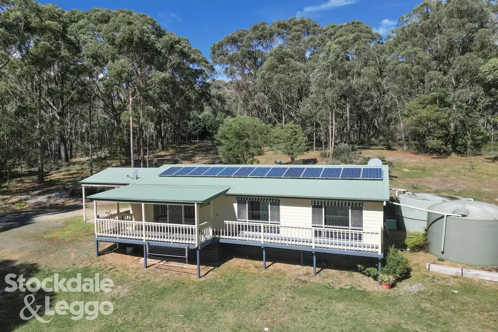 Mirboo North 3房  PEACEFUL ACREAGE LIVING IN DARLIMURLA ESTATE