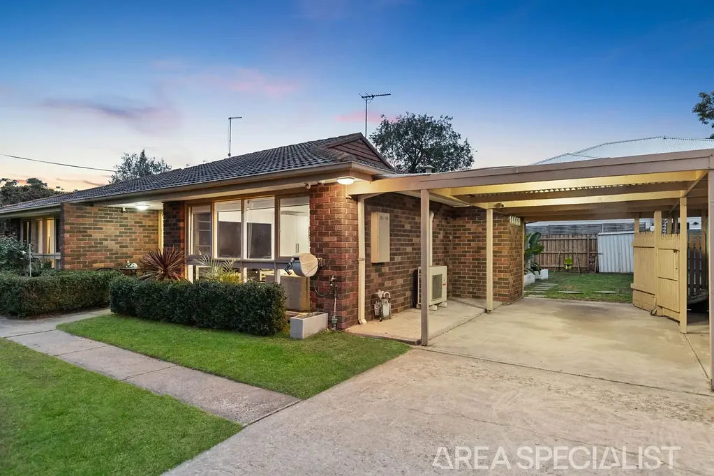 Frankston 2 Bedroom The Brief: Beautifully Updated Two-Bedroom Unit in a Private Setting
