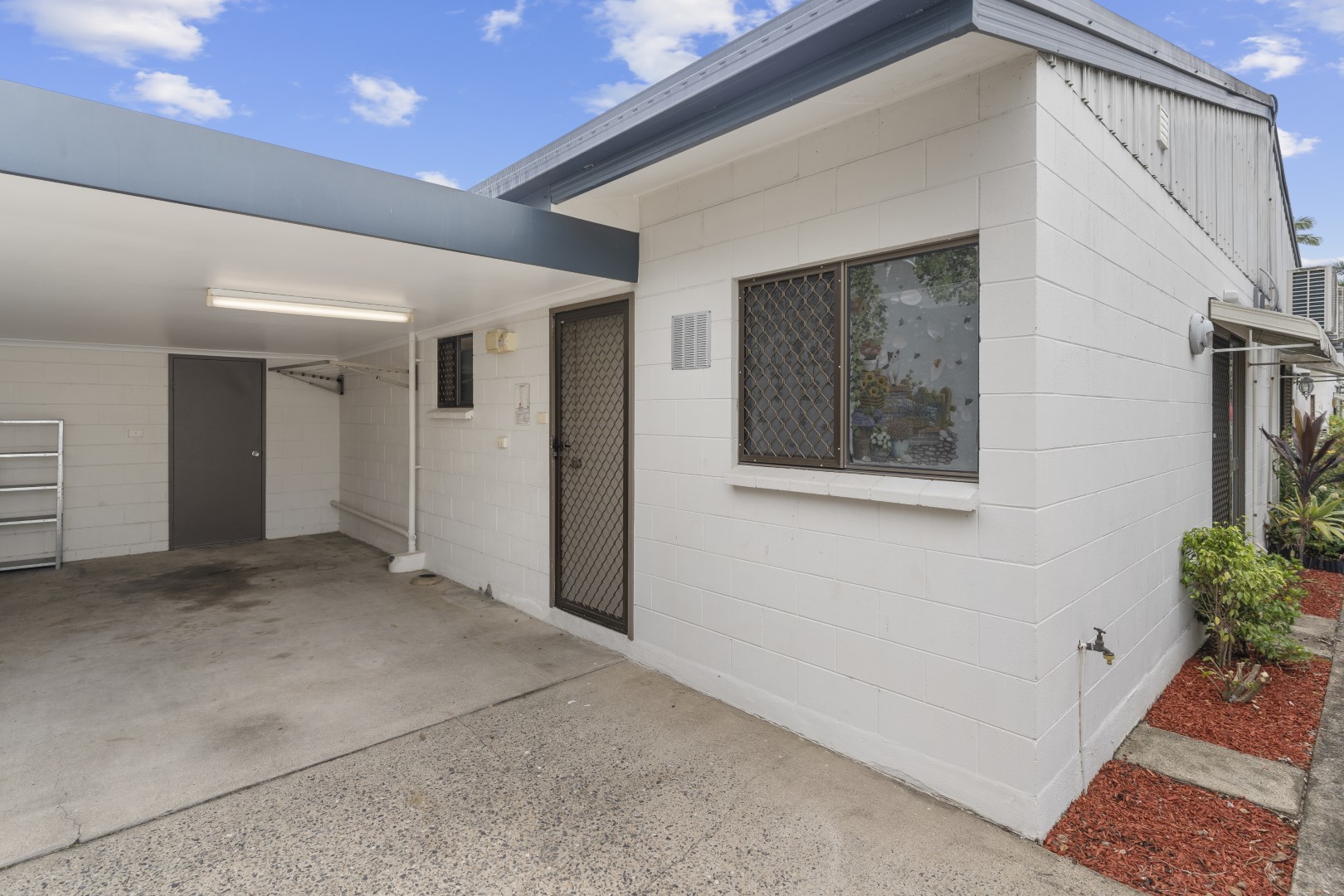 BALACLAVA COURT UNIT 2 21 BALACLAVA RD, EARLVILLE QLD 4870, 0房, 0浴, Unit