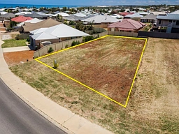 33 Reef Boulevard, Drummond Cove