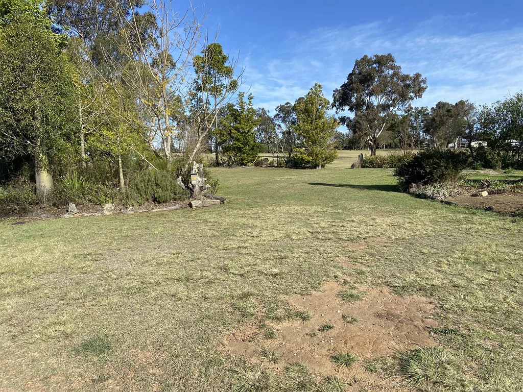 32 Deakin Crescent, Nanango, QLD 4615
