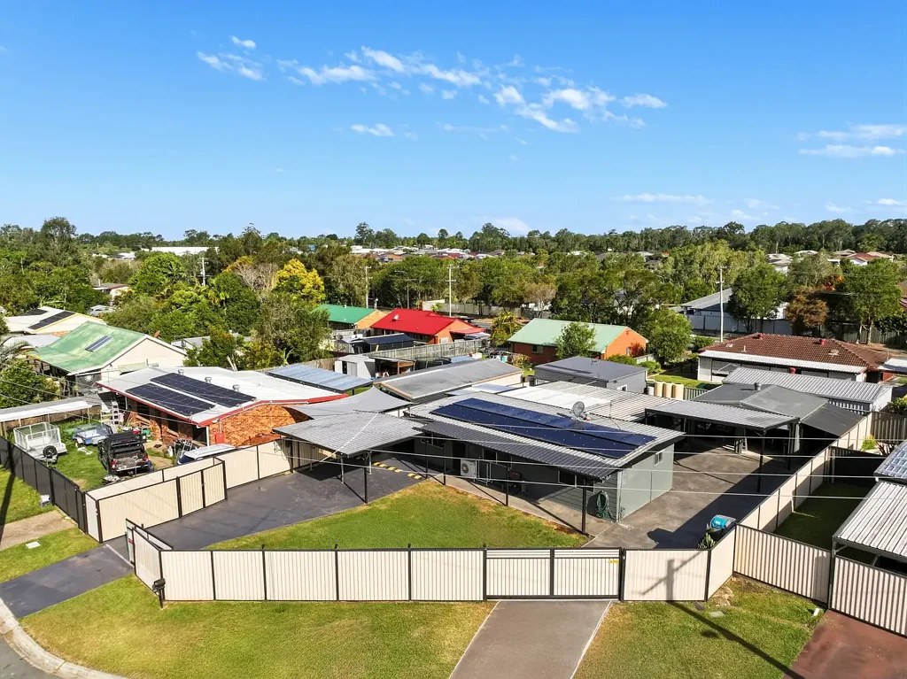 Burpengary 4Kwarto Versatile Family Living with Separate Granny Flat & Exceptional Car Accommodation