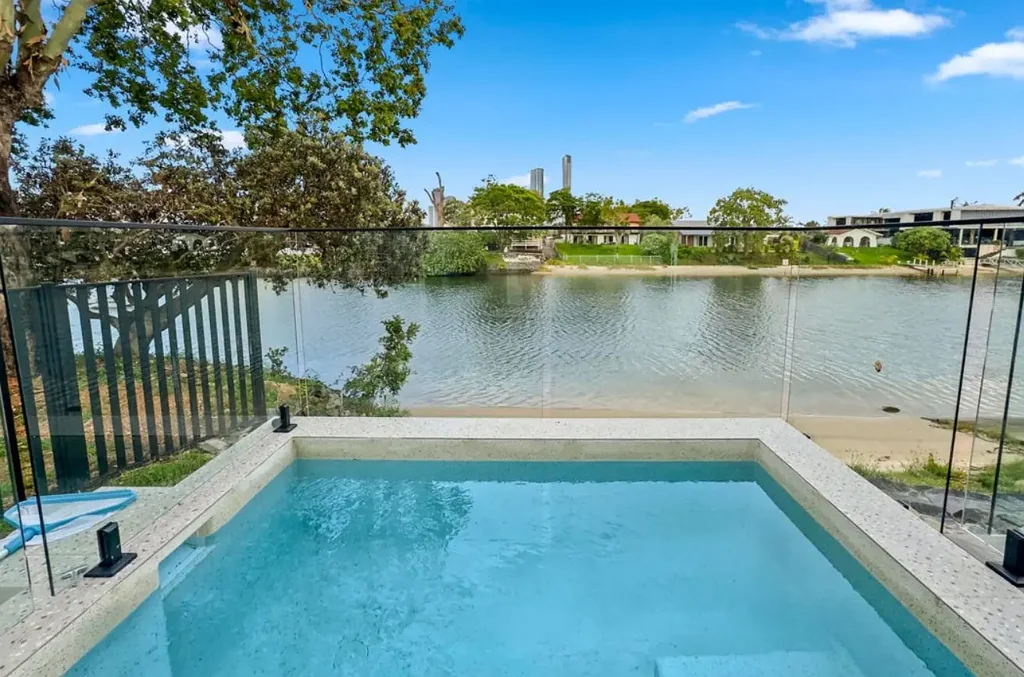 Broadbeach Waters 4غرفة نوم Brand New Waterfront Home with Negative Gearing Tax Benefits - Perfect for Investors!