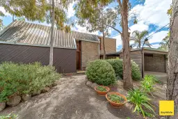 24 Mistletoe Street, Golden Square