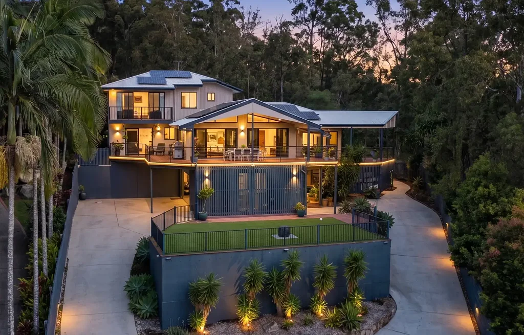 Ferny Hills 4침실 Breathtaking Architecture Meets Smart Luxury in Fernlands Estate