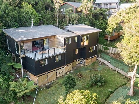 Eastbourne 4房  Stylish Private Retreat in Point Howard!