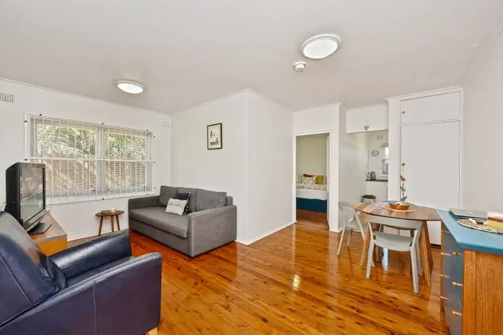 Spacious One Bedroom Apartment at the Rear of the Block