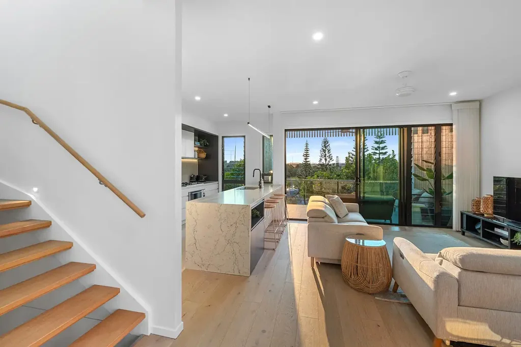 Bokarina 4 Slaapkamer Sophisticated Coastal Living in a Premier Beachside Setting