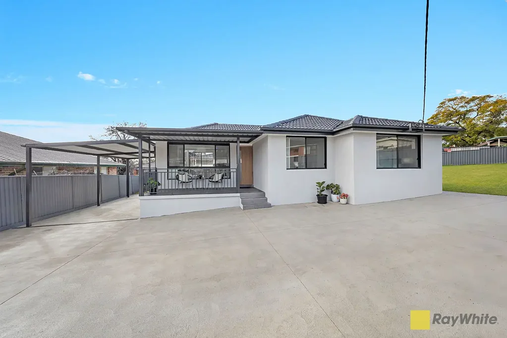 9 Oakwood Road, Toongabbie, NSW 2146