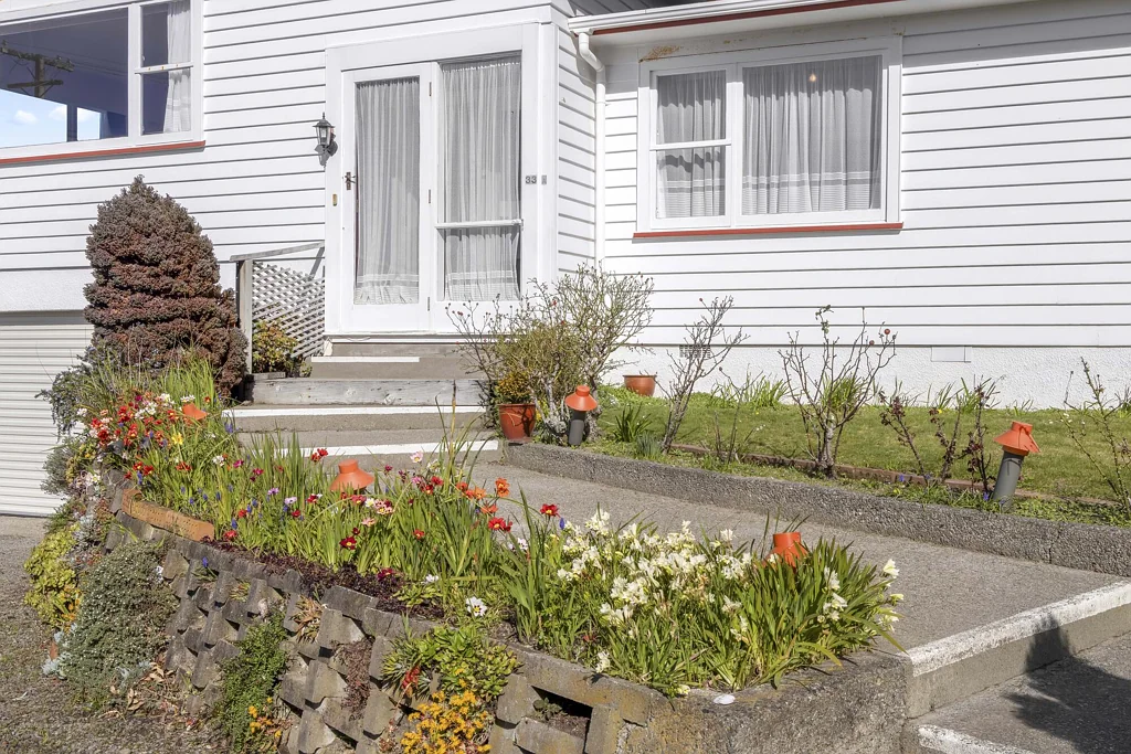 Tawa 4房  A Family Home with a Story to Tell