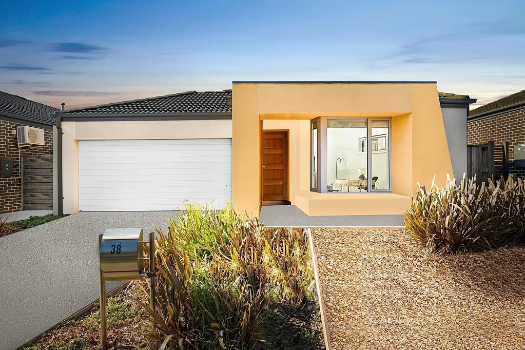 Modern Family Living in Point Cook