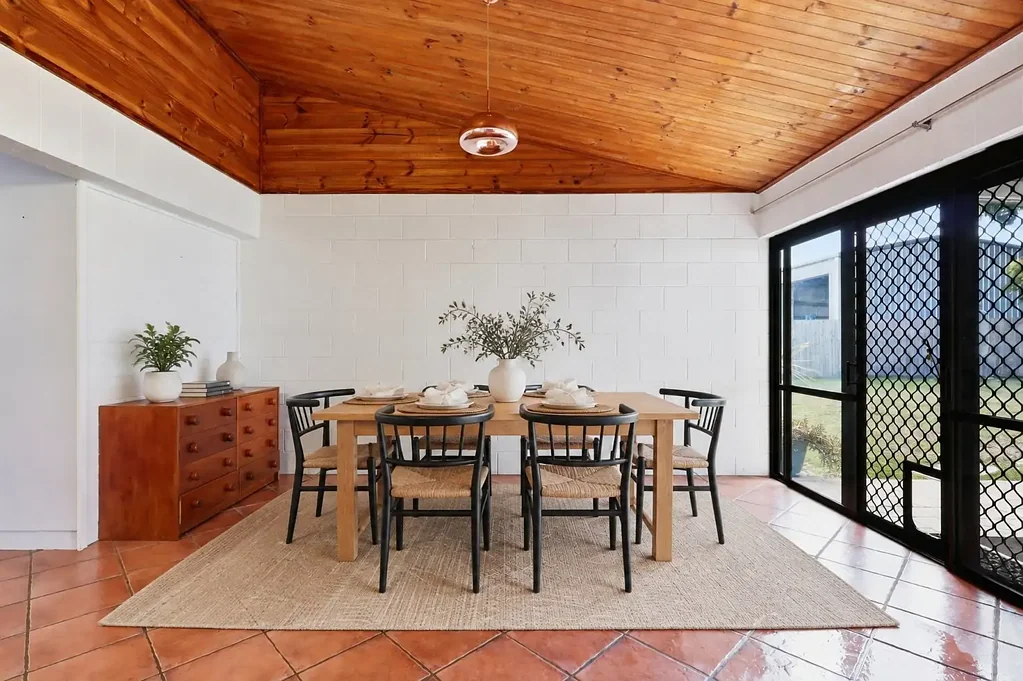 Andergrove 4Moenga Spacious Family Living with Shed & Solar