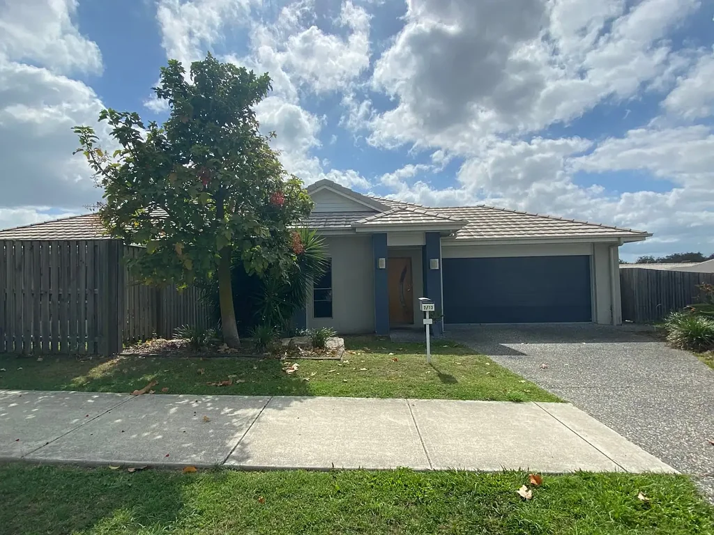 Beautiful Family Home - Convenient Location