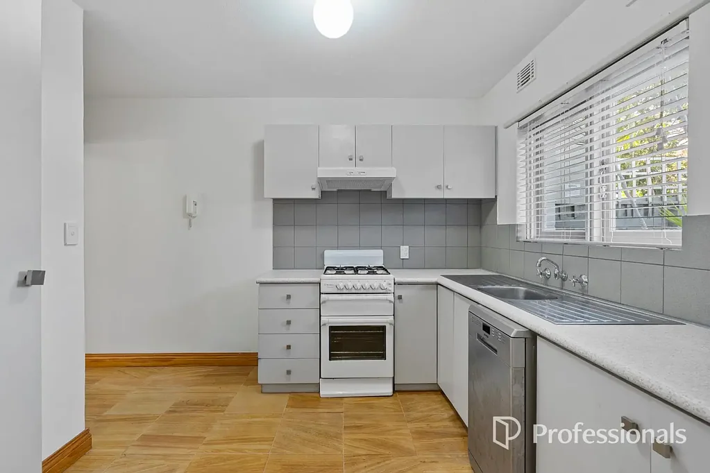 Balga 3Kwarto SPACIOUS TWO-STOREY TOWNHOUSE WITH POOL