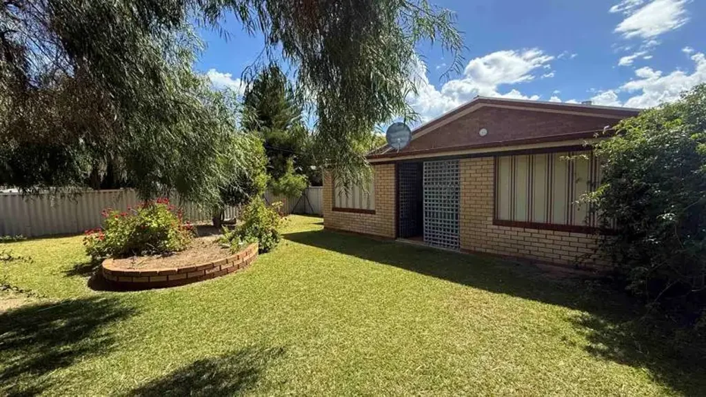 Green Head 4chambre Spacious 4 Bedroom Home on 1,326m Block with Large Shed