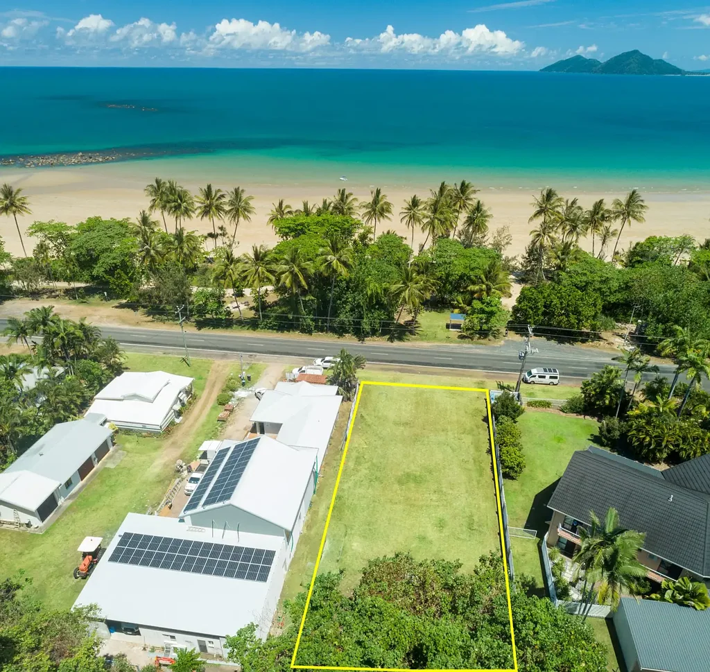 Mission Beach  BEACHFRONT LIVING IN THE TROPICS