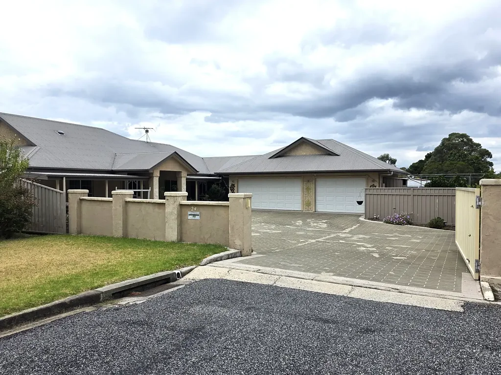 Stanthorpe 4房  PRIVATE LIFESTYLE HOME AT THE END OF THE STREET