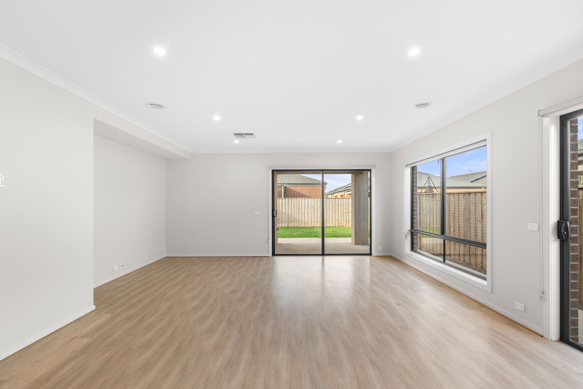 18 BLACKBERRY ST, MANOR LAKES VIC 3024, 0 rūma, 0 rūma horoi, House