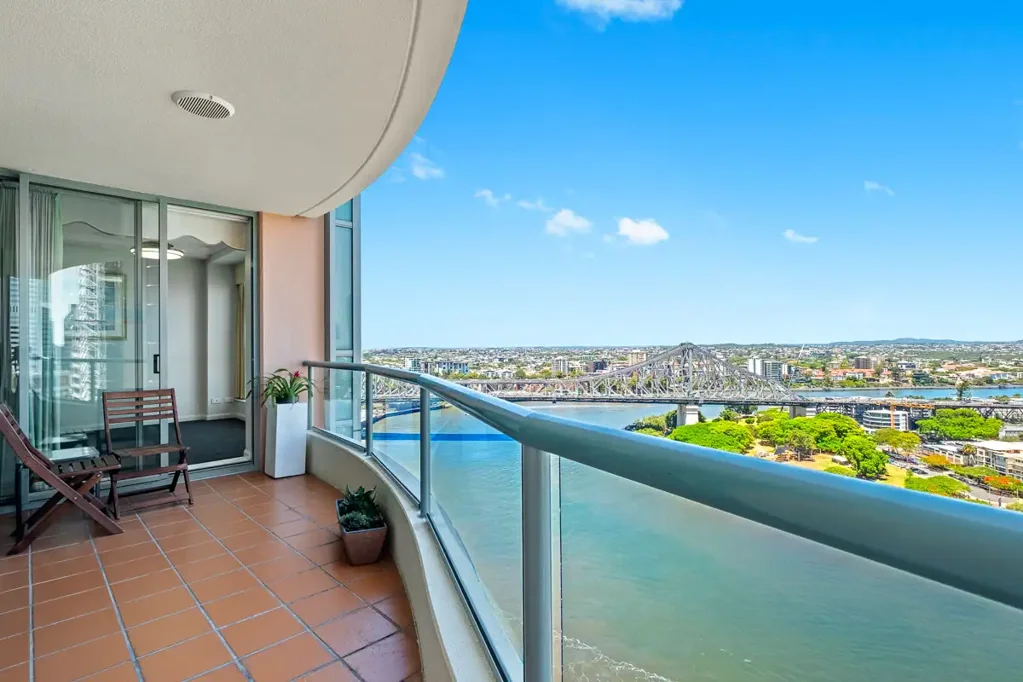 Panoramic Views & Prestige Living in One of Brisbane's Most Exclusive Riverfront Address