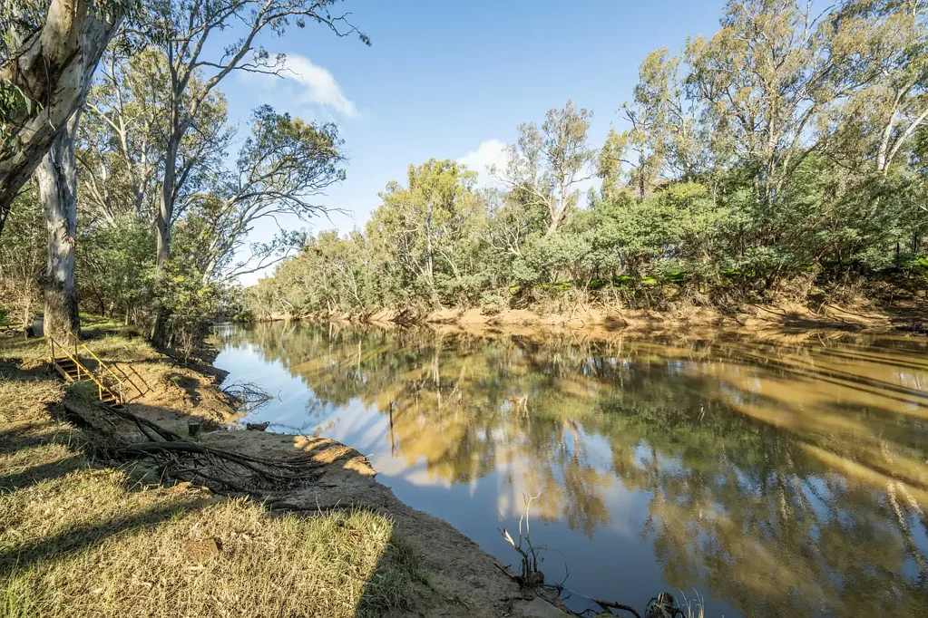 Murchison East 3 Bedroom Goulburn River Lifestyle with Space, Serenity & Exceptional Shedding!