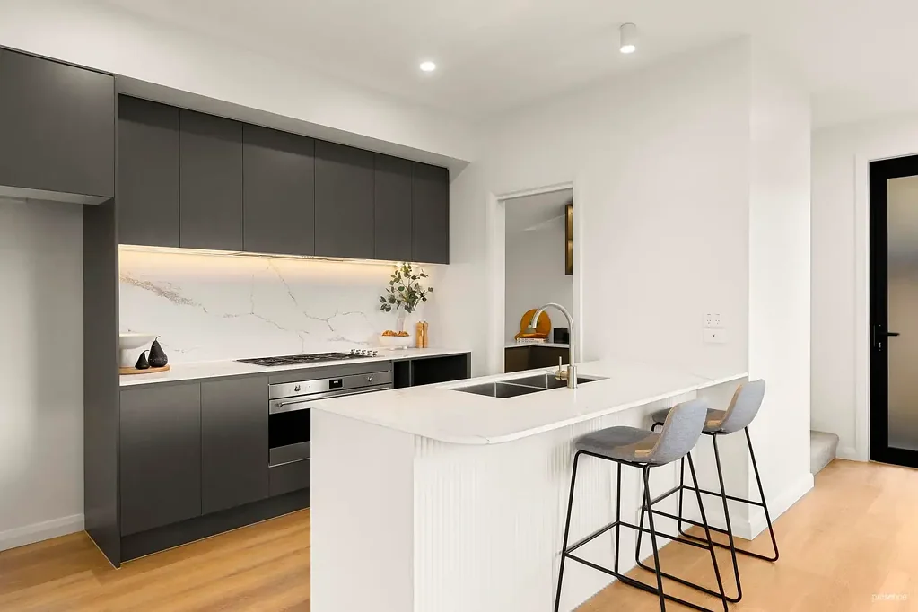 Merewether 3Moenga Brand new luxury townhome in sought-after coastal locale