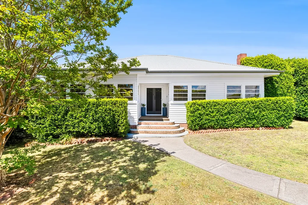 Narooma 4房  A Refined Coastal Escape With Exceptional Lifestyle Amenity