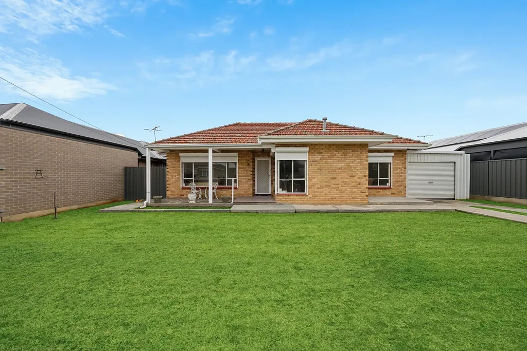 Hendon 3房  Solid Brick & Neat as a Pin with Endless Opportunities