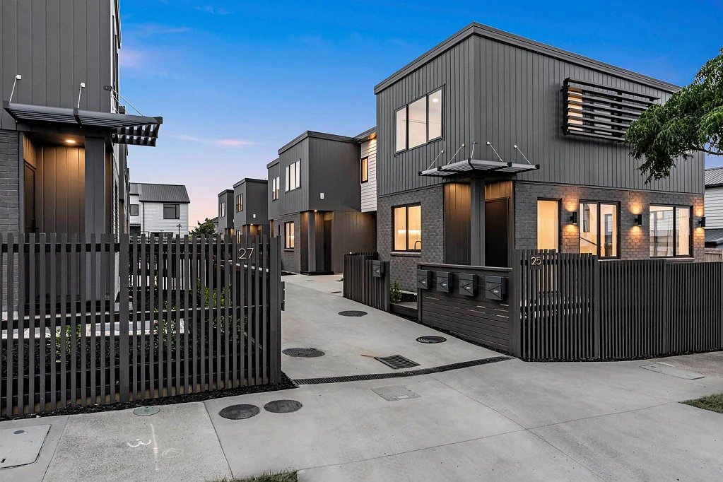 Glen Innes 3ห้องนอน Present All Offers! Vendor Wants Sold!
