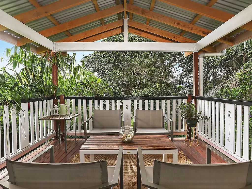 THREE BEDROOM LEAFY HOME IN BARDON
