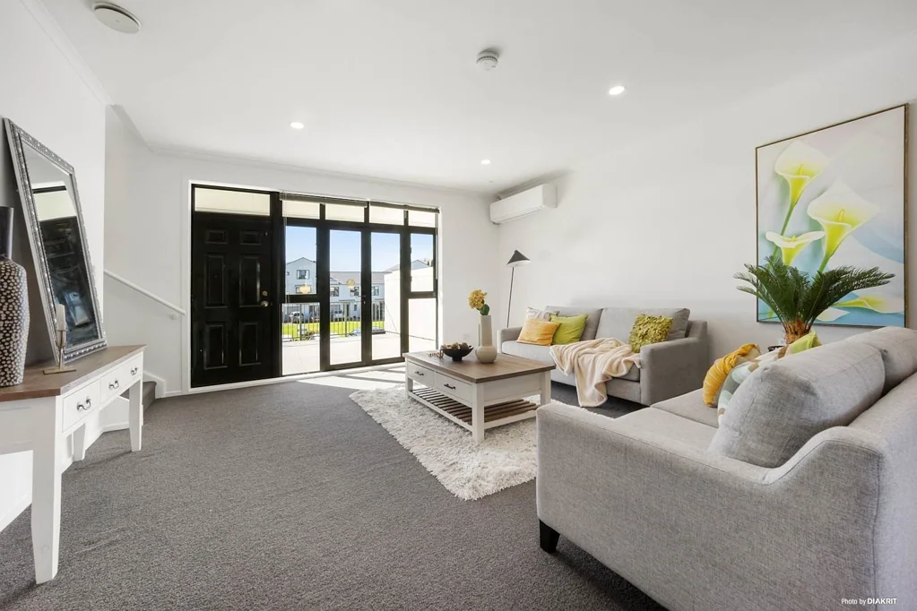 Trendy spacious townhouse