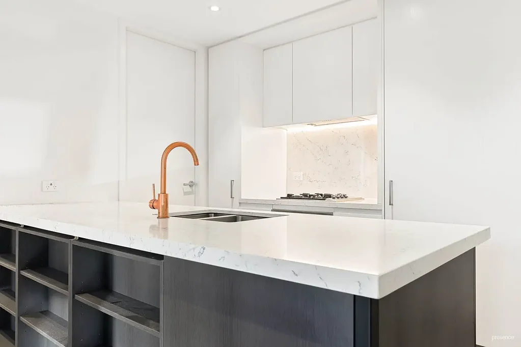 Newcastle 1 Slaapkamer Lyrique Luxury – Where City Buzz Meets Coastal Calm