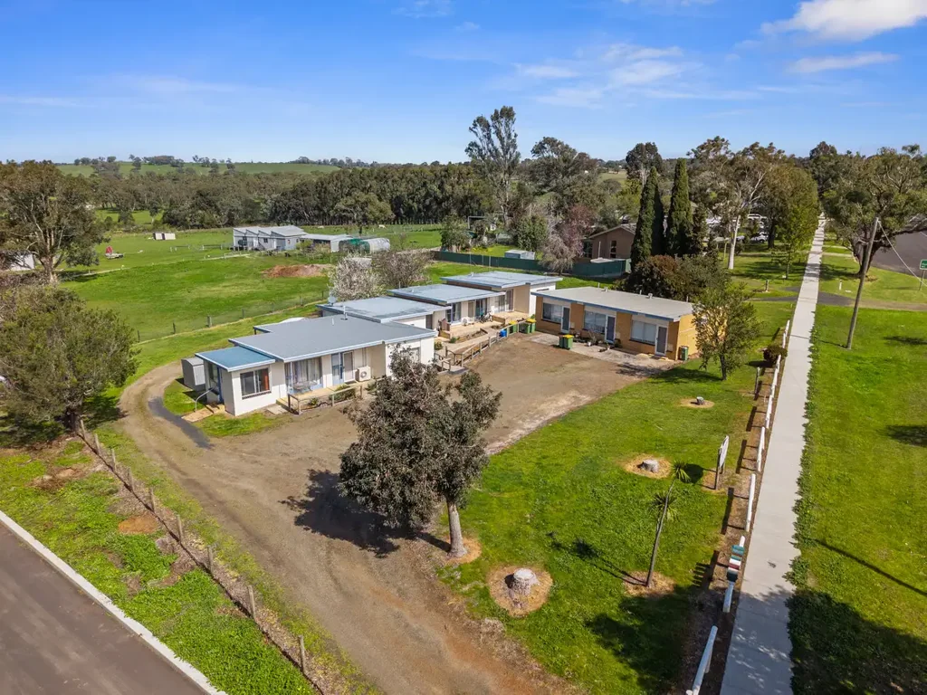 Casterton 10ਬੈੱਡਰੂਮ Investment opportunity