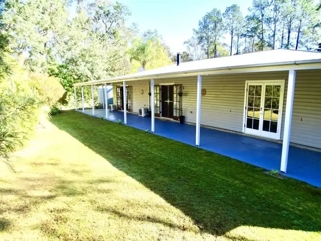 Esk 3ਬੈੱਡਰੂਮ "ROSEGLENN".    MOVE IN READY !     2.2 Hectares - Esk