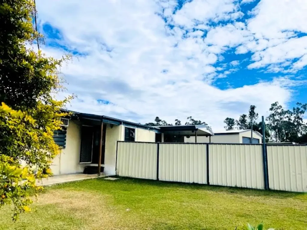 Dysart 5房  RENTVESTING - CURRENTLY TENANTED AT $630 p/w!!!ONLY 5 BED 2 BATH WITH POWERED SHED LEFT ON OUR BOOKS!