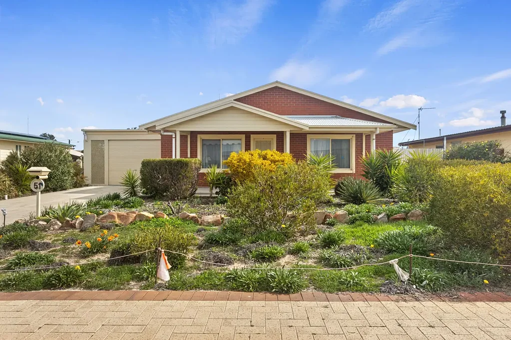 North Beach 4房  Exceptional Family Home in Coveted North Beach!