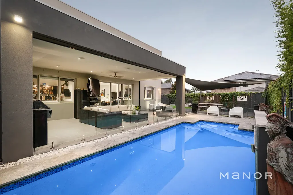 Kellyville 6 Bedroom Architecturally Designed Family Entertainer