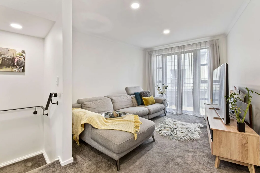 Modern, lock up and leave Townhouse