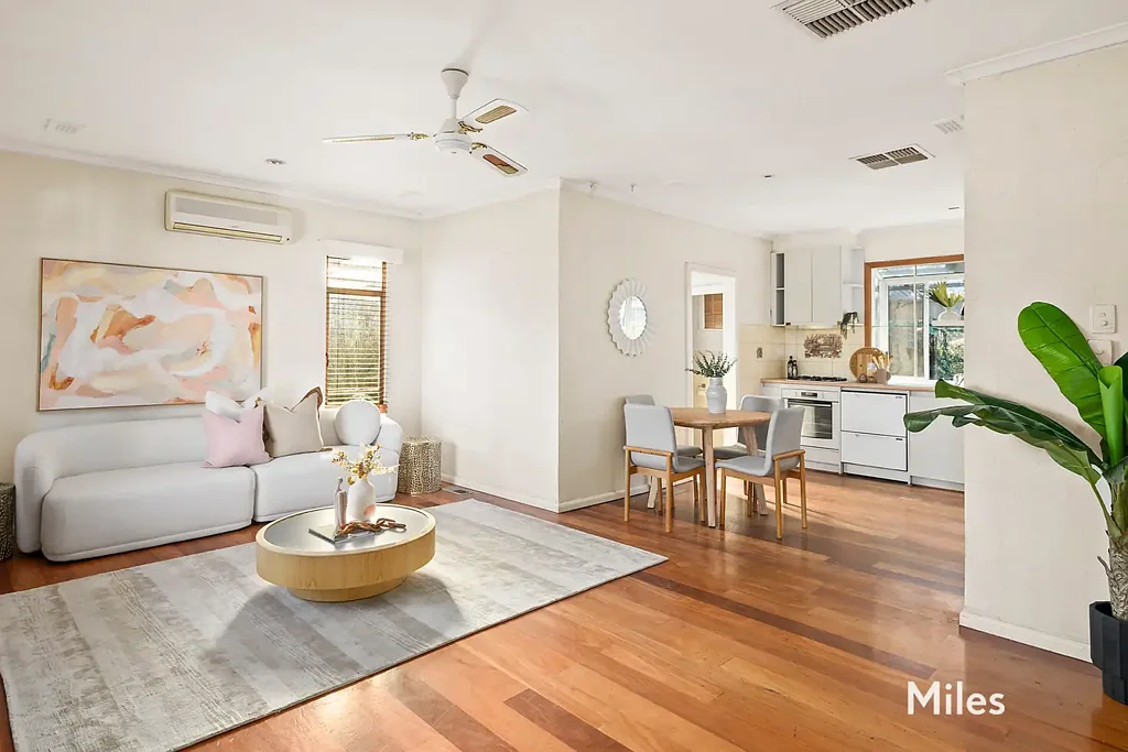Heidelberg Heights 3침실 A Heartwarming Charmer with a Wealth of Potential