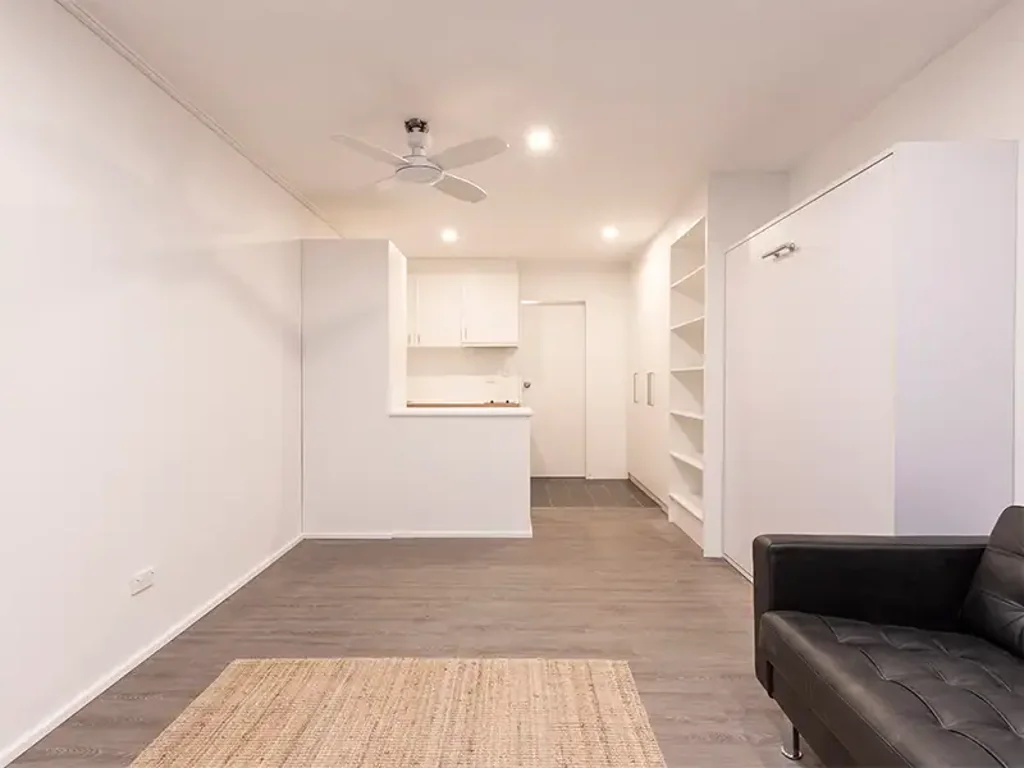 Studio Apartment in Heart of Darlington**ENTER VIA LANDER STREET