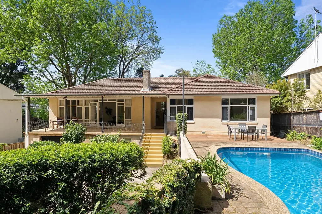 St Ives 4Zimmer Light-Filled Family Living in an Exceptionally Convenient Location